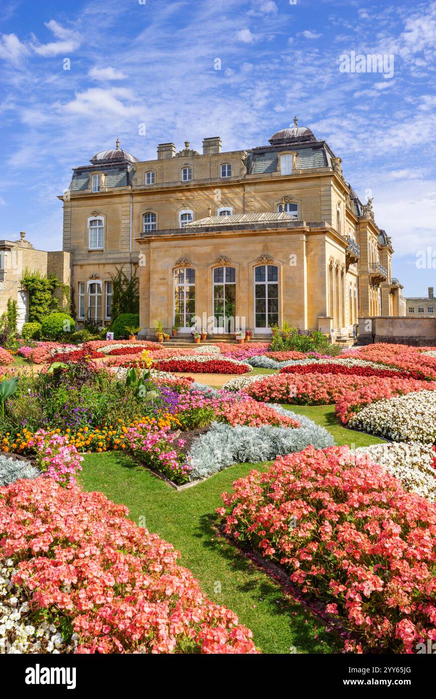 Wrest Park Bedfordshire jardins formels à l'extérieur de la maison de campagne classée grade 1 de Wrest Park and Gardens Silsoe Bedfordshire Angleterre Royaume-Uni GB Europe Banque D'Images