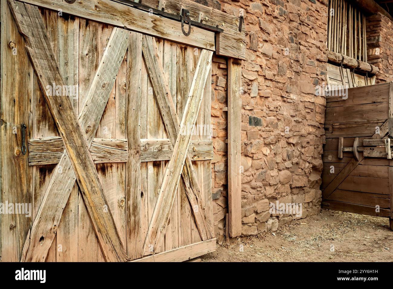 Portes De Grange, Monument National Hubbbbbell Trading Post, Ganado, Arizona États-Unis Banque D'Images
