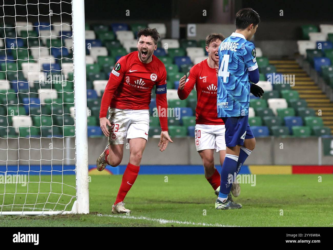 Belfast, Irlande. 19 décembre 2024. Un match de football entre l'équipe nord-irlandaise Larne et le cercle belge Brugge KSV, jeudi 19 décembre 2024 à Belfast, le jour 6/6 de la phase de groupes du tournoi de l'UEFA Conference League. BELGA PHOTO LIAM MCBURNEY crédit : Belga News Agency/Alamy Live News Banque D'Images