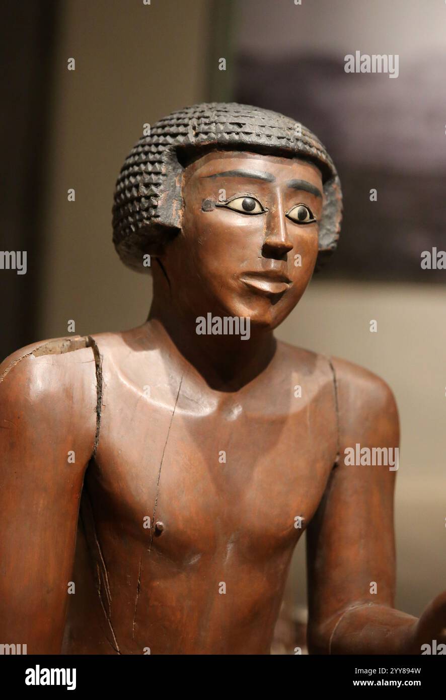 Statuette égyptienne En Bois – Décor Antique – Sans Marque