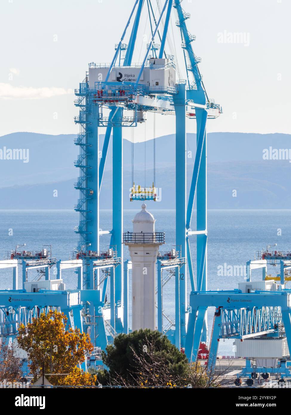 Grues passerelle dans le port de Rijeka Banque D'Images