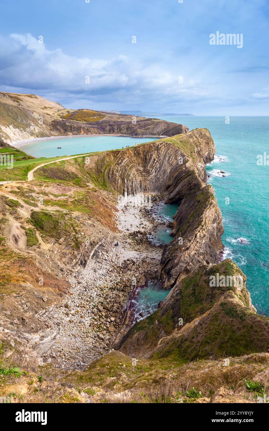 Vue des formations crayeuses de Lulworth Cove près de West Lulworth, sur l'île de Purbeck dans le Dorset, Jurassic Coast, sud de l'Angleterre. Banque D'Images