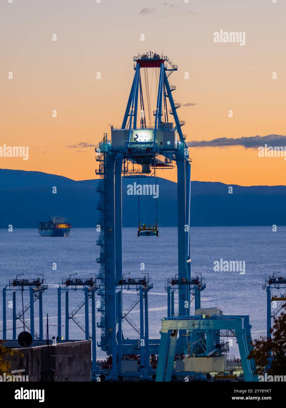 Grues passerelle dans le port de Rijeka Banque D'Images