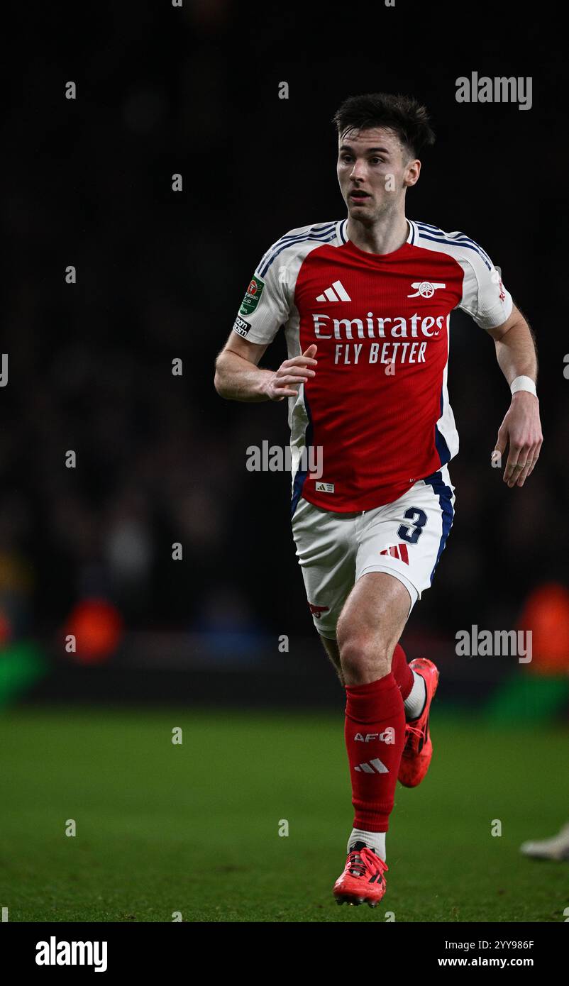 LONDRES, ANGLETERRE - 18 DÉCEMBRE : Kieran Tierney de l'Arsenal FC lors du match quart de finale de la Carabao Cup entre Arsenal et Crystal Palace à Emirates Banque D'Images