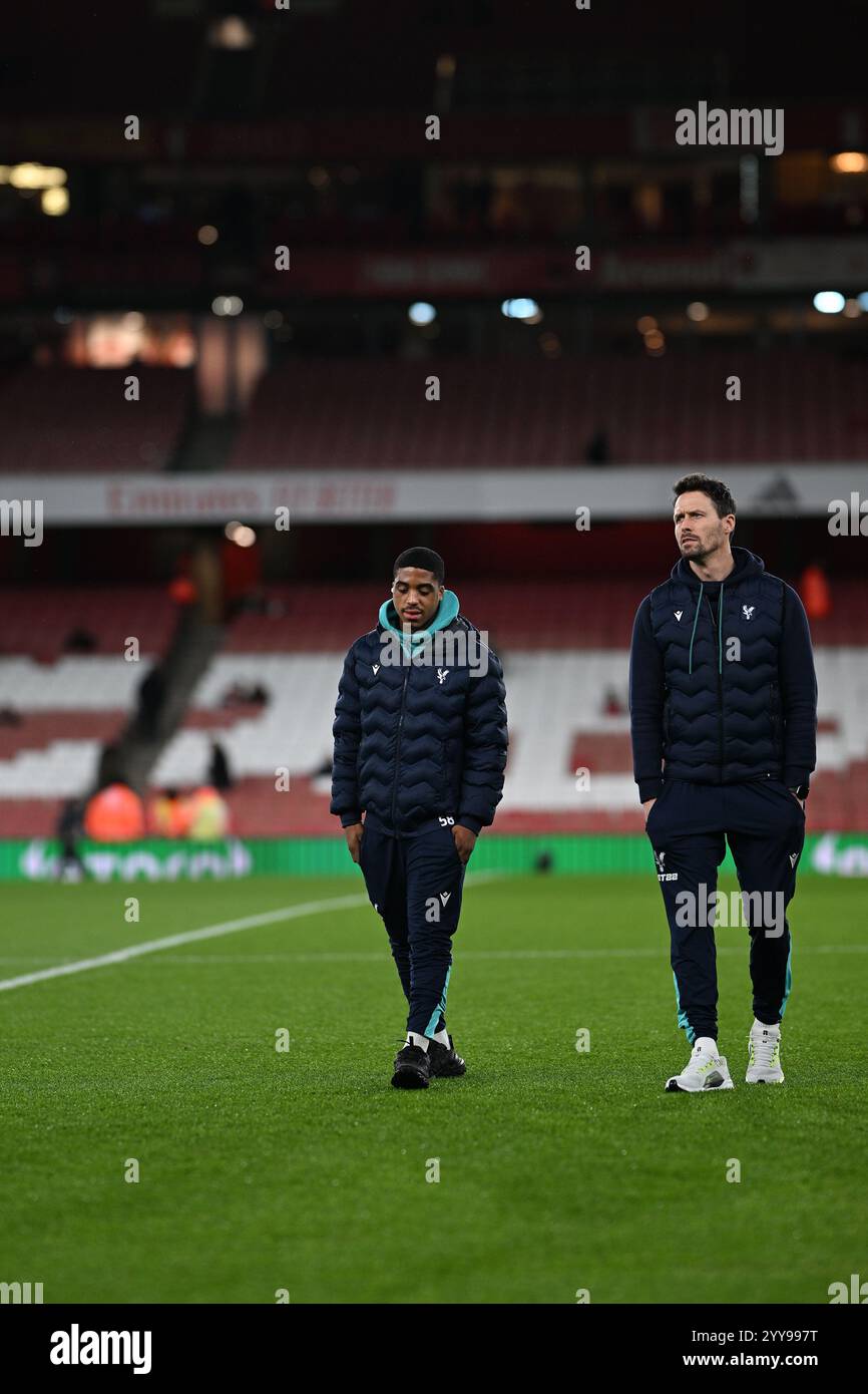 LONDRES, ANGLETERRE - 18 DÉCEMBRE : Caleb Kporha, Paddy McCarthy lors du match quart de finale de la Coupe Carabao entre Arsenal et Crystal Palace à Emirates Banque D'Images