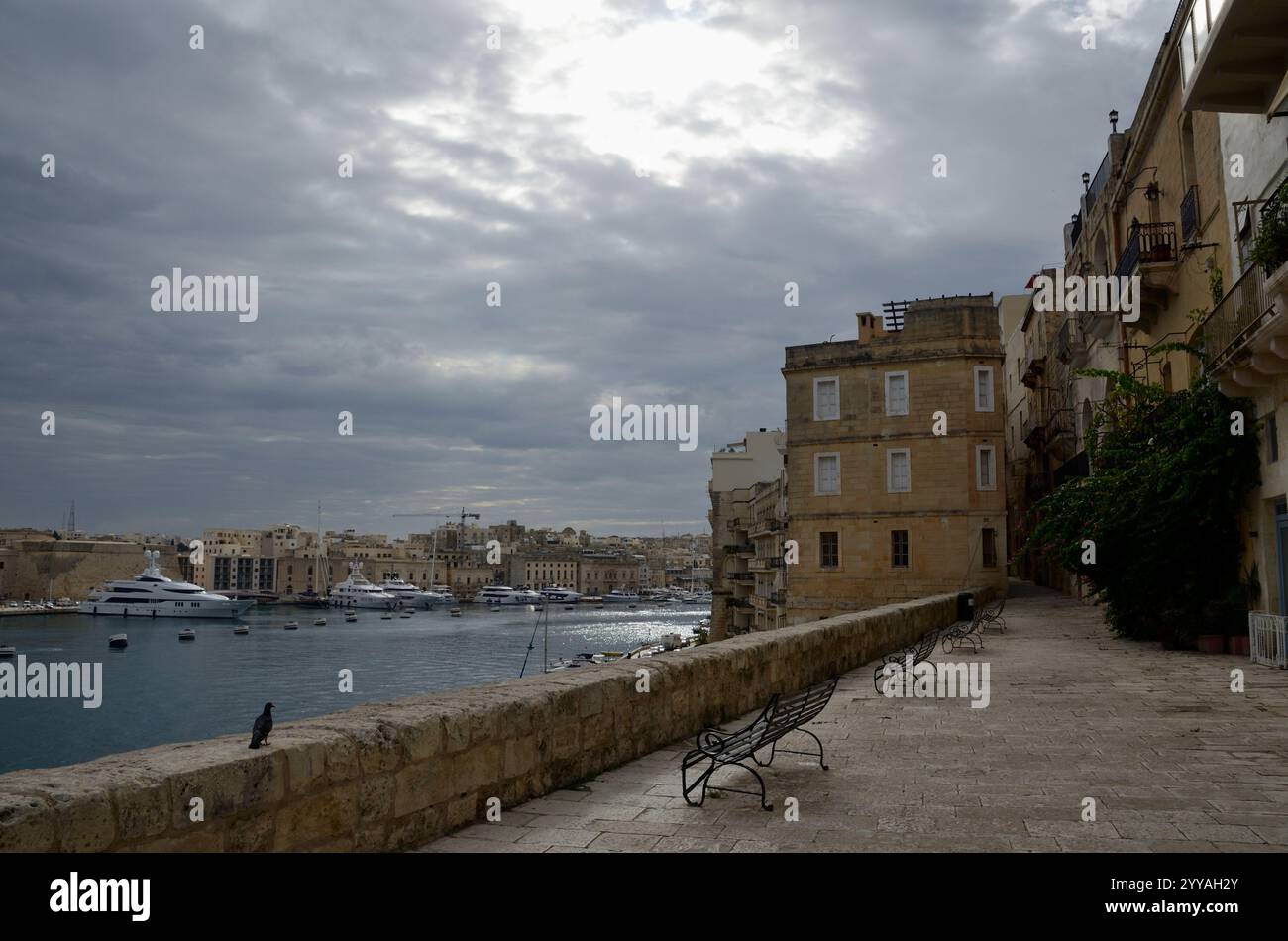 Birgu-Vittoriosa vue depuis la Guardiola - Safe Haven Gardens, Isla-Senglea, Malte, Europe Banque D'Images