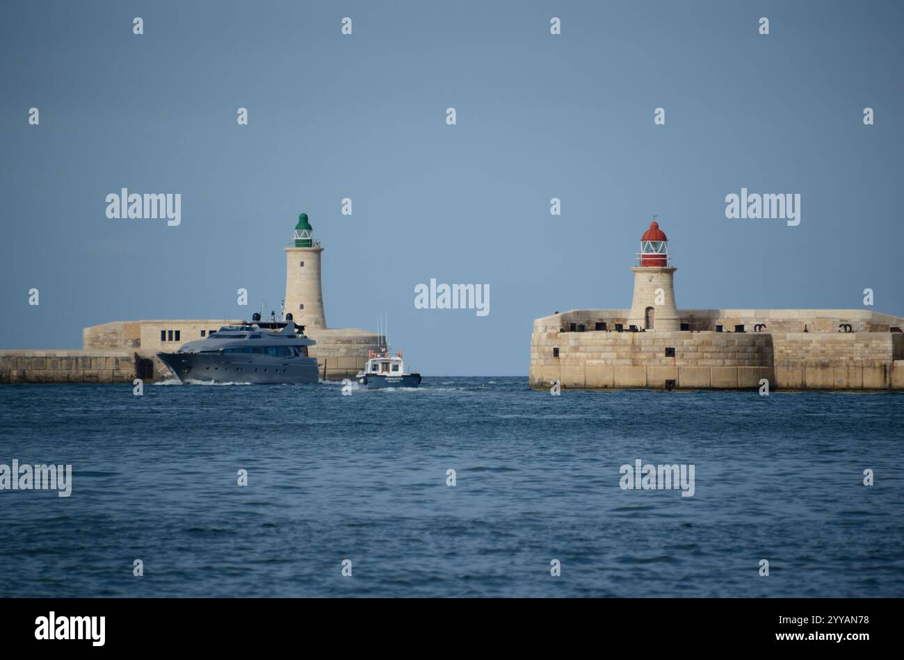 Elmo Breakwater, Valletta view from Fort préparés Angelo, Birgu-Vittoriosa, Malta, Europe Banque D'Images