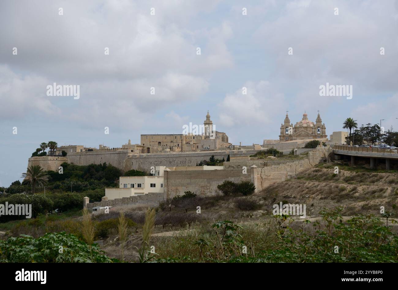Église de l'Annonciation de notre-Dame, cathédrale de Paul, vue de Mdina depuis Gheriexem, Rabat, Malte, Europe Banque D'Images
