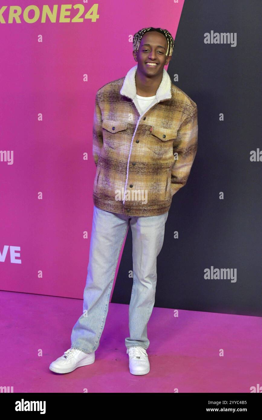 Bac Sänger 12/24 thg bac auf dem Roten Teppich zur Verleihung der 1Live ...