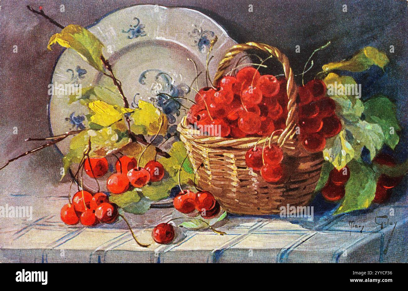 Carte postale vintage 1910-1920 avec peinture de natures mortes de cerises rouges dans un panier devant une assiette en porcelaine. Banque D'Images
