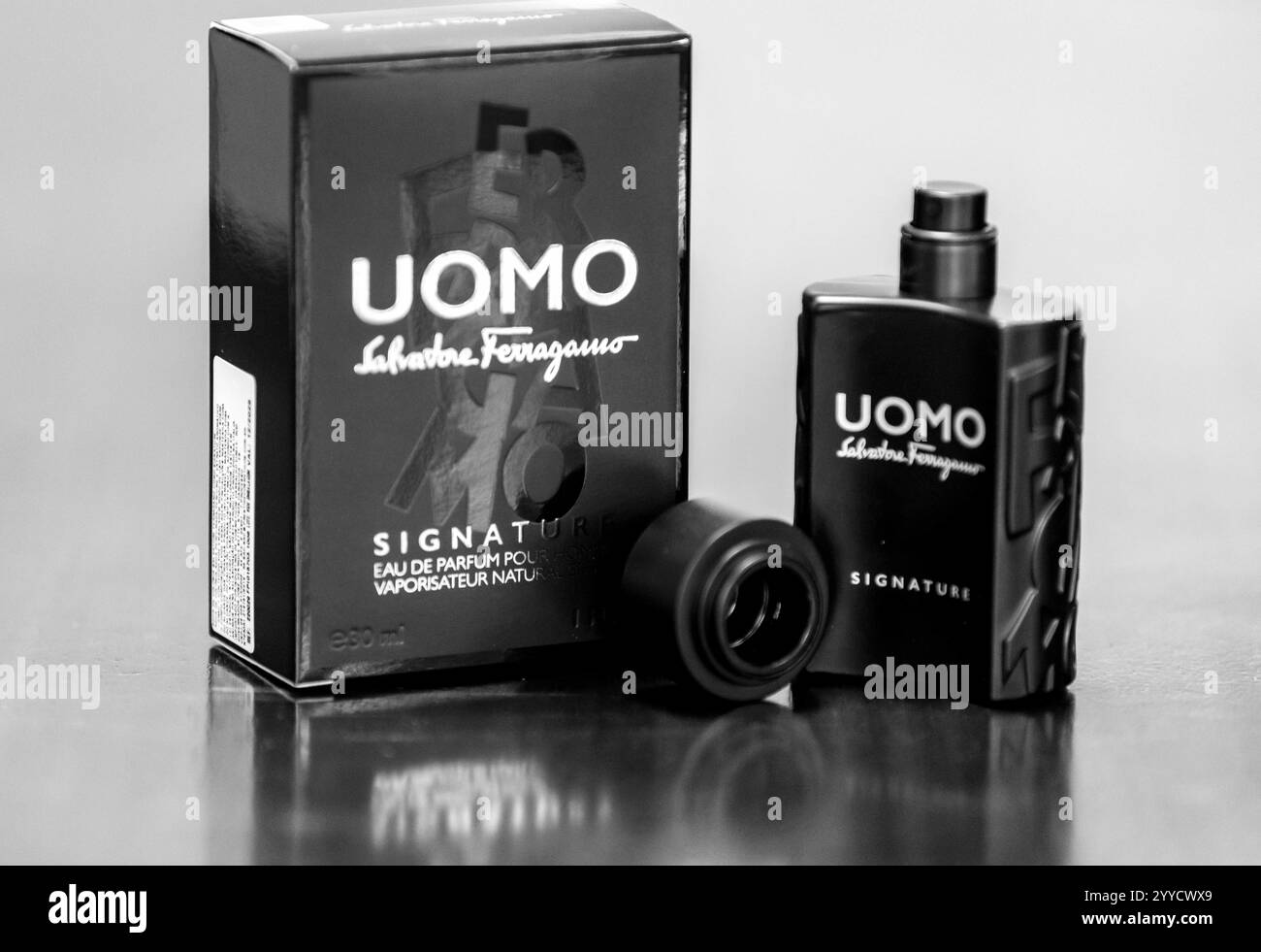 Brésil, 21 décembre 2024. Parfum homme Vintage Uomo signature avec une pyramide olfactive chaude et épicée pour l'automne hiver. Banque D'Images