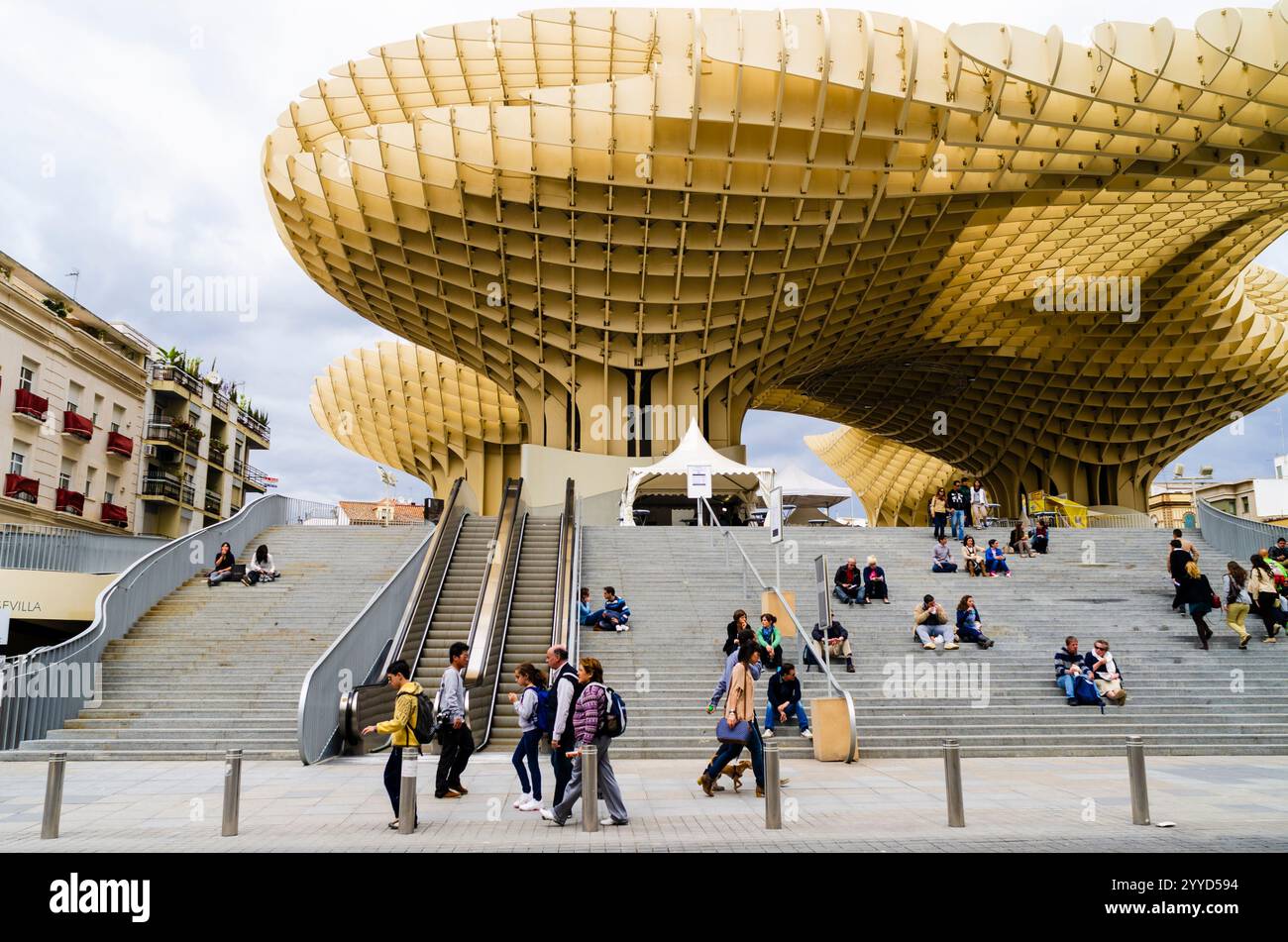 Metropol Parasol structure lors de la Encarnacion Square, il a été conçu par Jürgen Mayer-Hermann. Séville, Andalousie, Espagne, Europe Banque D'Images