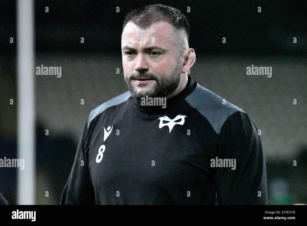 Swansea, pays de Galles. 21 décembre 2024. Sam Parry des Ospreys lors de l'échauffement avant le match de la ronde 8 de l'United Rugby Championship (URC) entre les Ospreys et les Scarlets au stade Swansea.com de Swansea, pays de Galles, Royaume-Uni, le 21 décembre 2024. Crédit : Duncan Thomas/Majestic Media/Alamy Live News. Banque D'Images