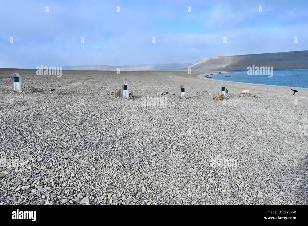 4 Franklin Camp graves, Beechy Island, Nunavut, Canada Banque D'Images