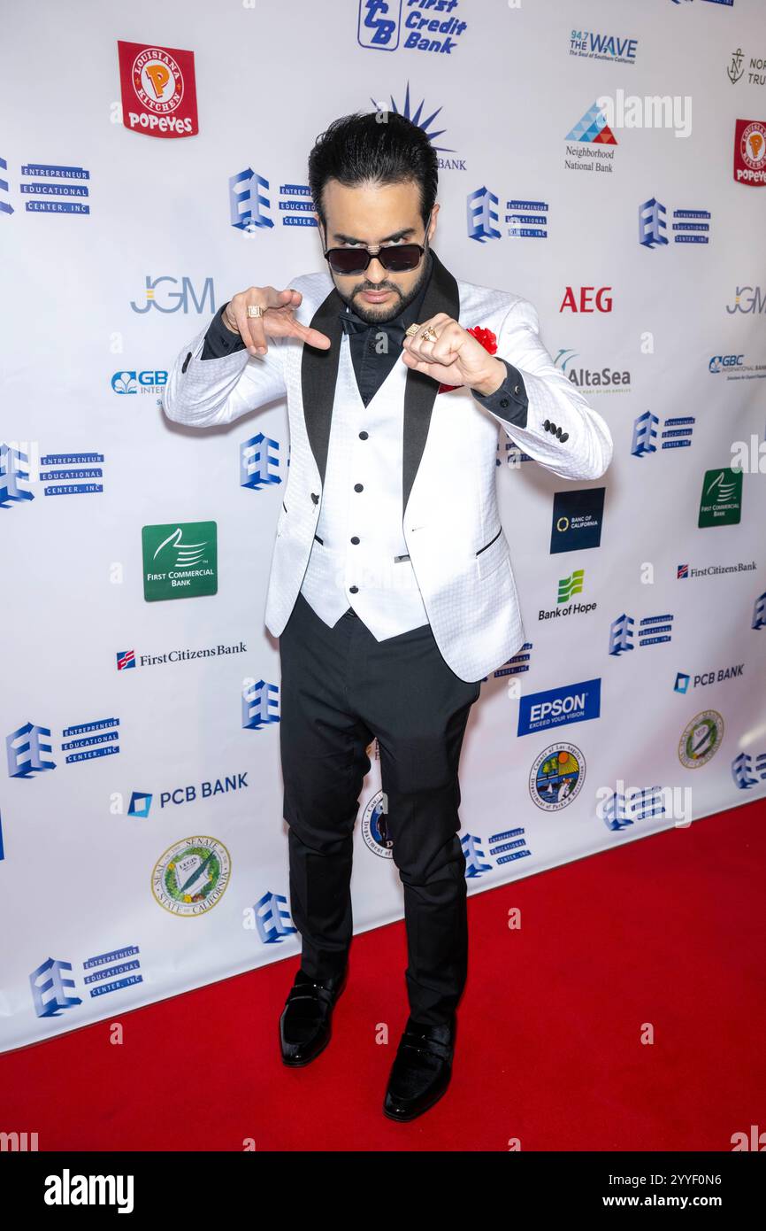 Los Angeles, États-Unis. 21 décembre 2024. L'acteur James Darius Moshir assiste au Centre éducatif entrepreneur Inc Grande célébration et journée portes ouvertes au bureau de l'EECI, Los Angeles, CA, 21 décembre 2024 crédit : Eugene Powers/Alamy Live News Banque D'Images