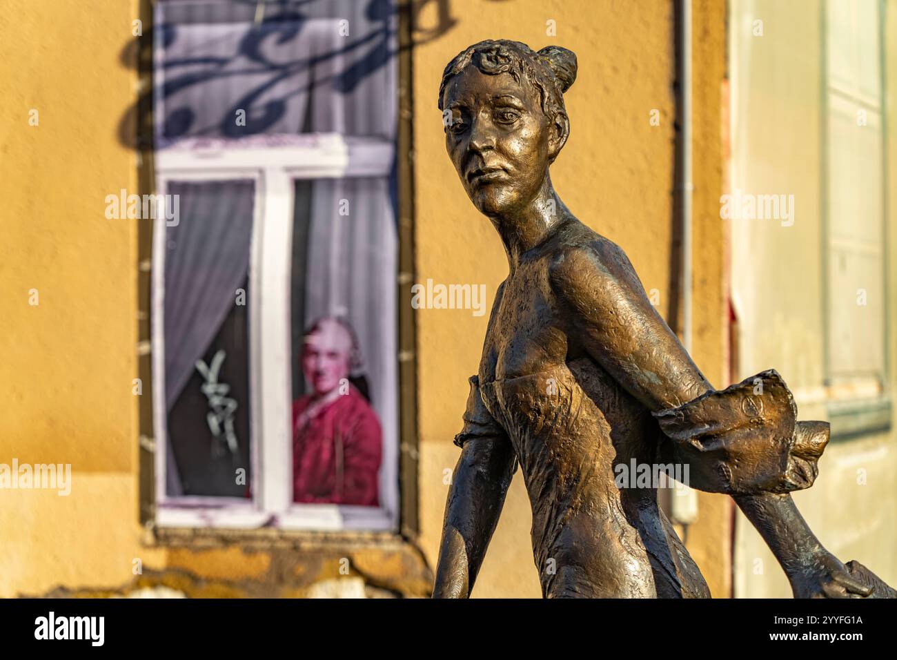 Bronzeplastik der Herzogin Luise Dorothea von Sachsen-Gotha-Altenburg in Gotha, Thüringen, Deutschland | sculpture de Bronce de la duchesse de Saxe-Got Banque D'Images