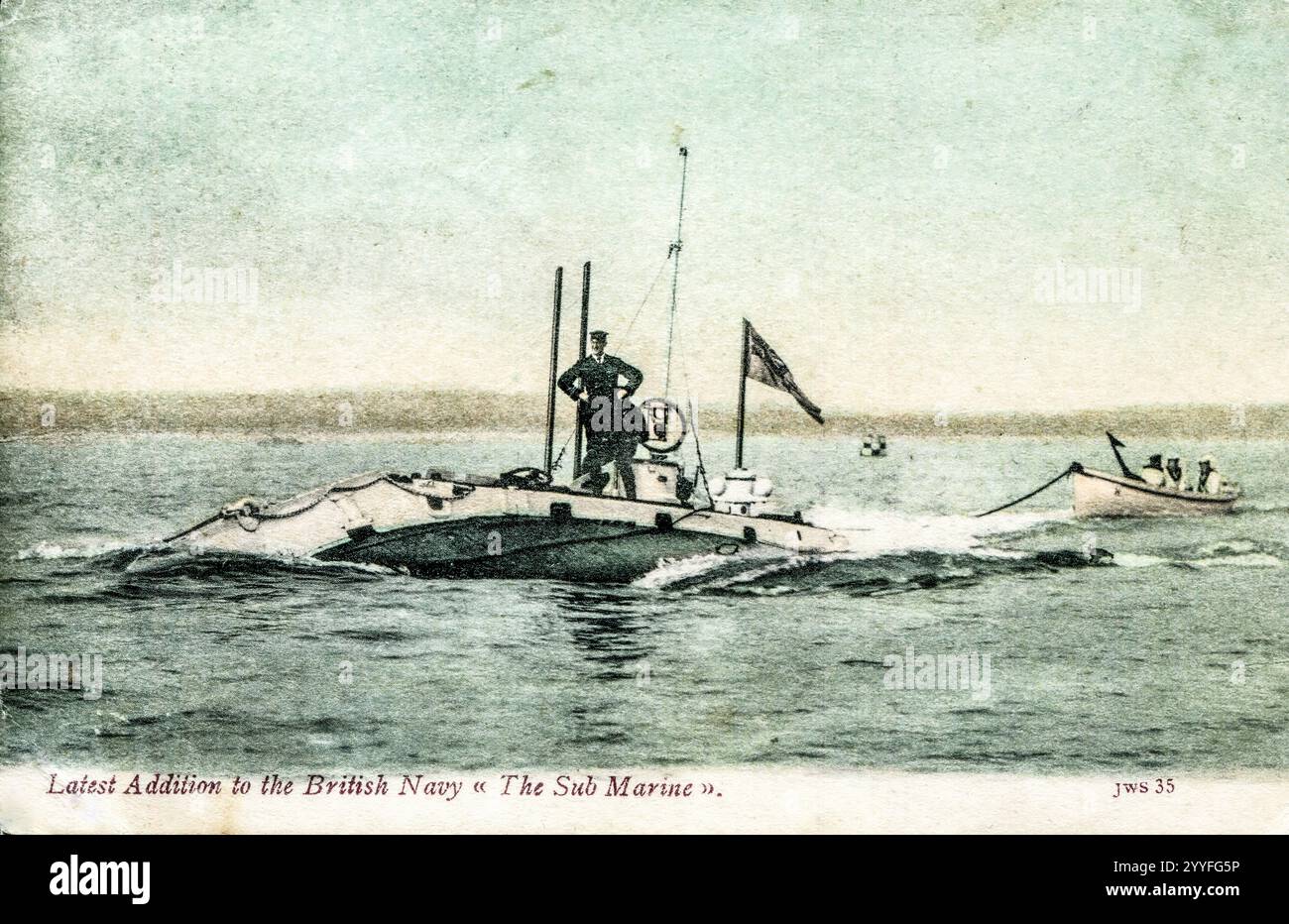 Holland 1 ou HM Submarine Torpedo Boat No 1 est le premier sous-marin construit pour la Royal Navy et mis en service en 1901. En 1913, il a été remorqué jusqu'à un parc à ferraille lorsqu'il a coulé dans une tempête. En 1982, il a été récupéré et est maintenant exposé au Royal Navy Submarine Museum à Gosport au Royaume-Uni Banque D'Images