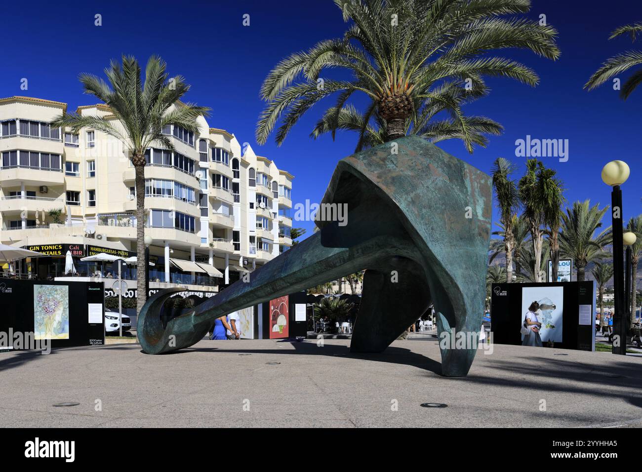 Le monument d'ancrage appelé Asentamiento sur la promenade de la ville d'Albir, Costa Blanca, Espagne, Europe Banque D'Images