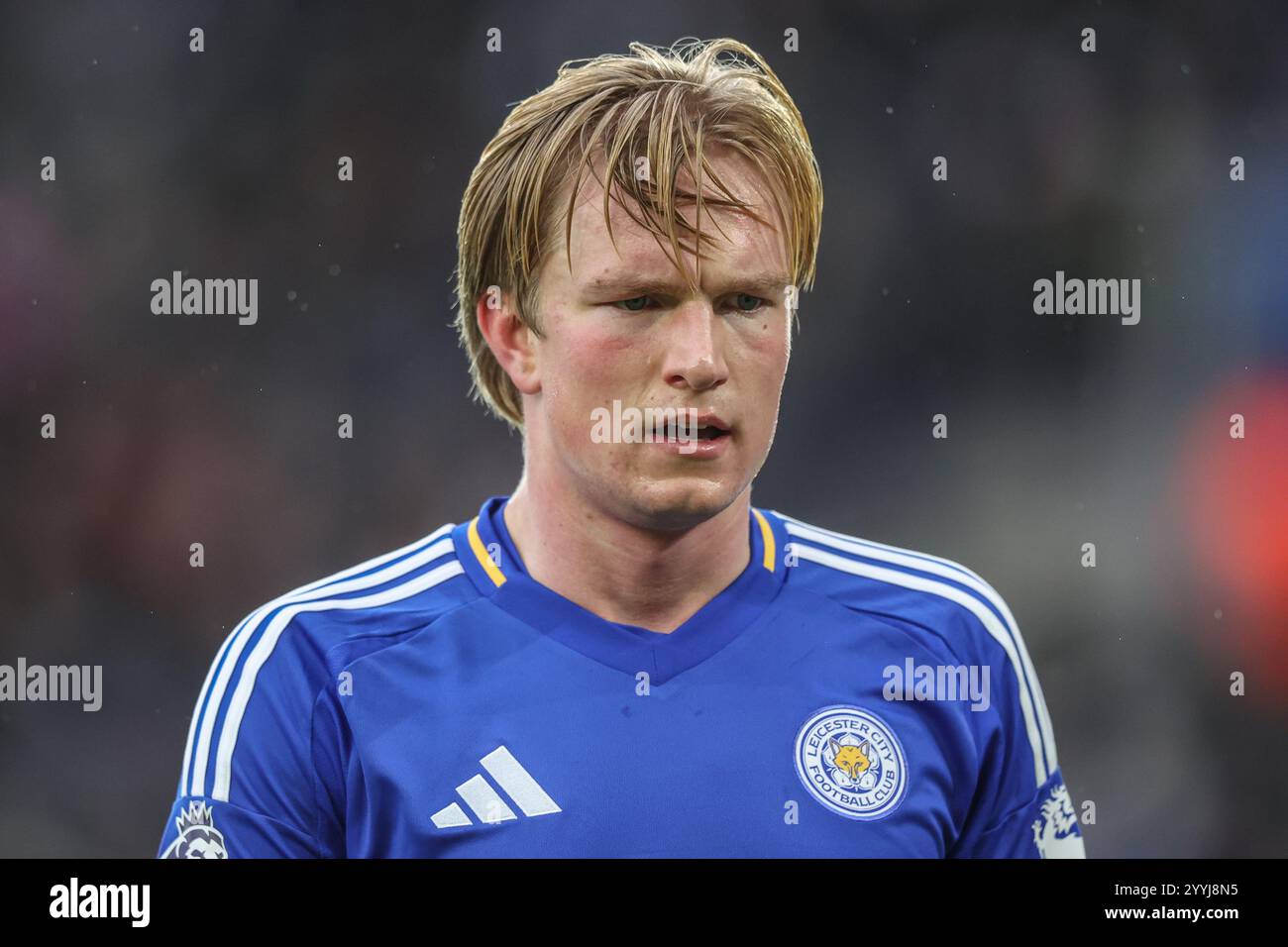 Leicester, Royaume-Uni. 22 décembre 2024. Victor Kristiansen de Leicester City lors du match de premier League Leicester City vs Wolverhampton Wanderers au King Power Stadium, Leicester, Royaume-Uni, 22 décembre 2024 (photo par Alfie Cosgrove/News images) à Leicester, Royaume-Uni le 22/12/2024. (Photo par Alfie Cosgrove/News images/SIPA USA) crédit : SIPA USA/Alamy Live News Banque D'Images