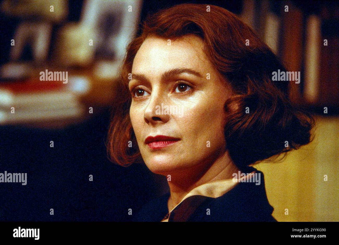 Francesca Annis (Melitta) dans MRS KLEIN de Nicholas Wright au Cottesloe Theatre, National Theatre (NT), Londres SE1 10/08/1988 décor : John Gunter costumes : Stephen Brimson-Lewis éclairage : Mark Seaman réalisateur : Peter Gill Banque D'Images