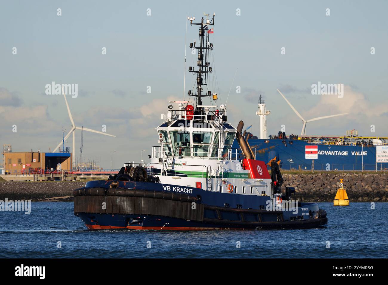 Le remorqueur portuaire VB Kracht travaille dans le port de Rotterdam le 4 octobre 2025. Banque D'Images