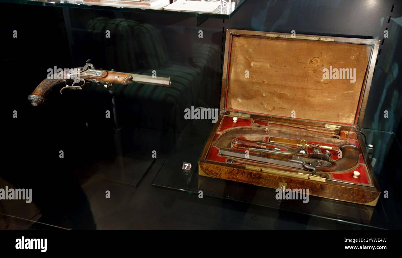 Duel pistolets avec étui, propriété du duc de Wellington, par Faure le page, début des années 1800 Banque D'Images