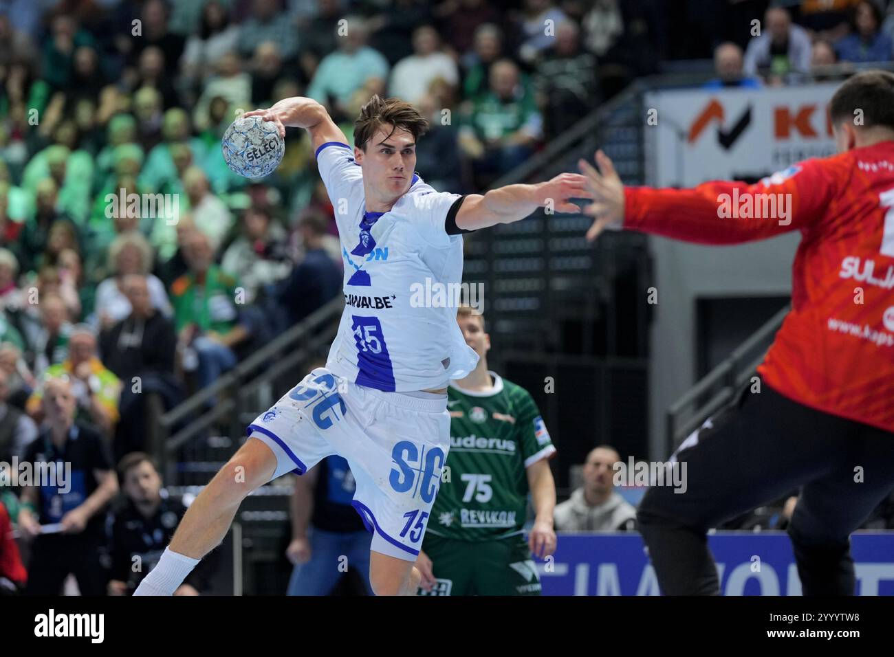 Wetzlar, Allemagne. 22 décembre 2024. Wetzlar, Allemagne, 22 décembre 2024 : Miro Schluroff ( 15 Gummersbach ) lors du match DAIKIN Handball-Bundesliga entre HSG Wetzlar et VfL Gummersbach au Buderus-Arena de Wetzlar, ALLEMAGNE. (Julia Kneissl/SPP) crédit : SPP Sport Press photo. /Alamy Live News Banque D'Images