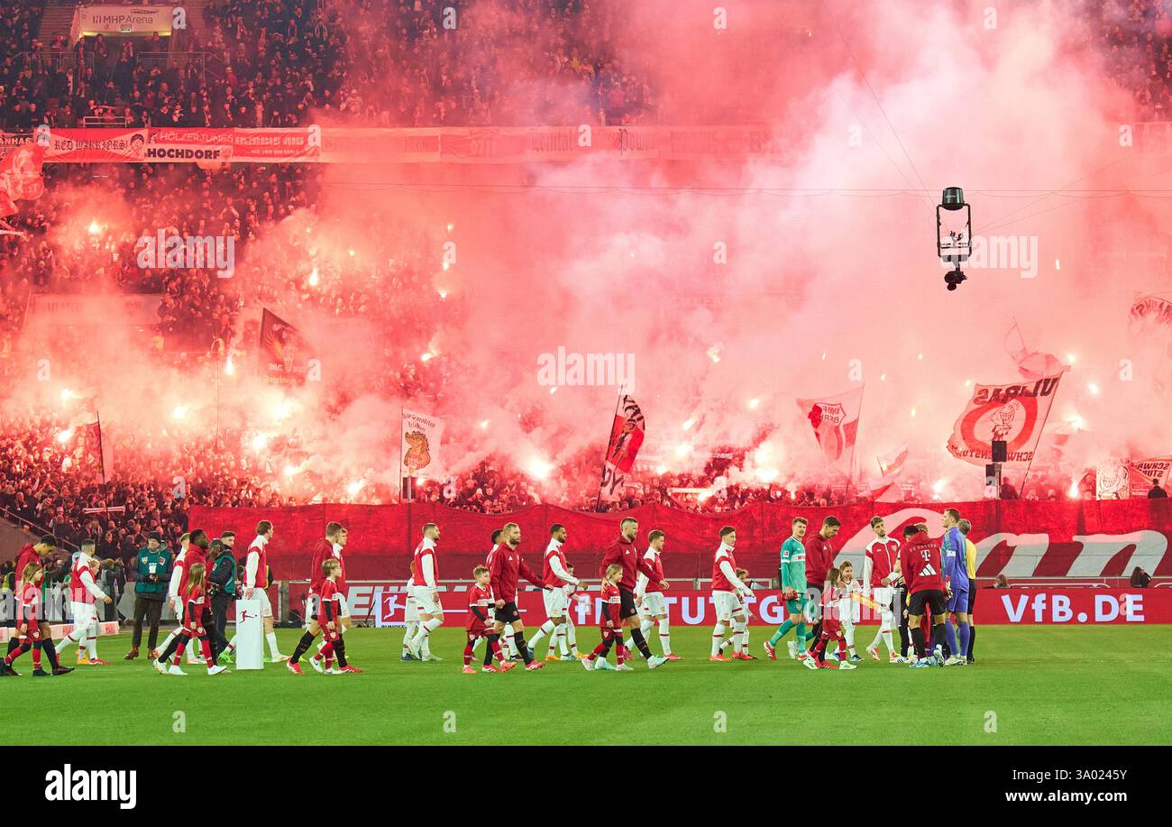 vfb fans dans le match VFB STUTTGART - FC BAYERN MUENCHEN le 28 février 2025 à Stuttgart, Allemagne. Saison 2024/2025, 1.Bundesliga, FCB,, München, journée 24, 24.Spieltag photographe : Peter Schatz - LA RÉGLEMENTATION DFL INTERDIT TOUTE UTILISATION DE PHOTOGRAPHIES comme SÉQUENCES D'IMAGES et/ou QUASI-VIDÉO - Banque D'Images