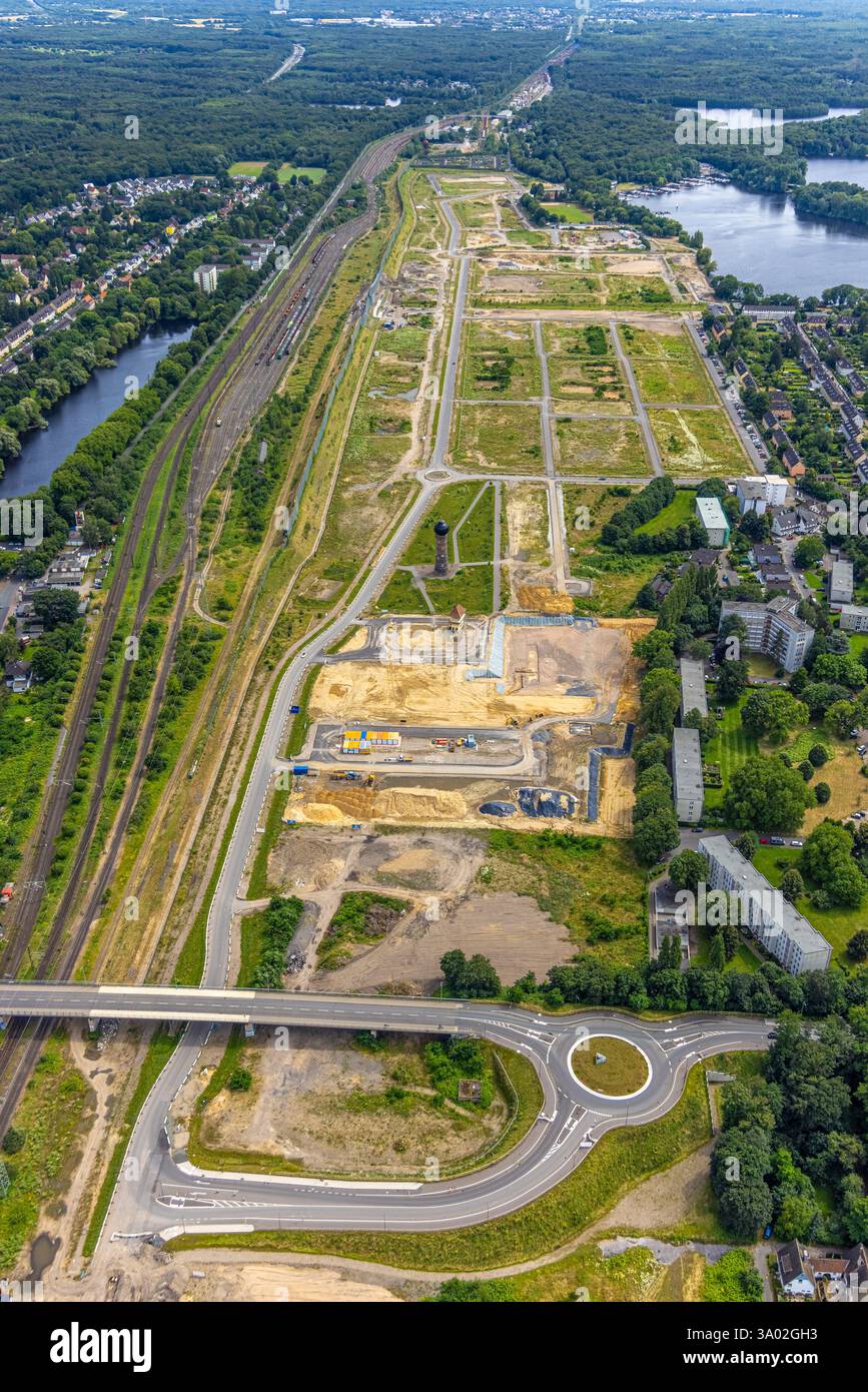 Vue aérienne, Duisburg-Süd, projet de quartier résidentiel de Duisburg à l'ancien triage de Wedau, rond-point et pont Wedau, château d'eau et Banque D'Images