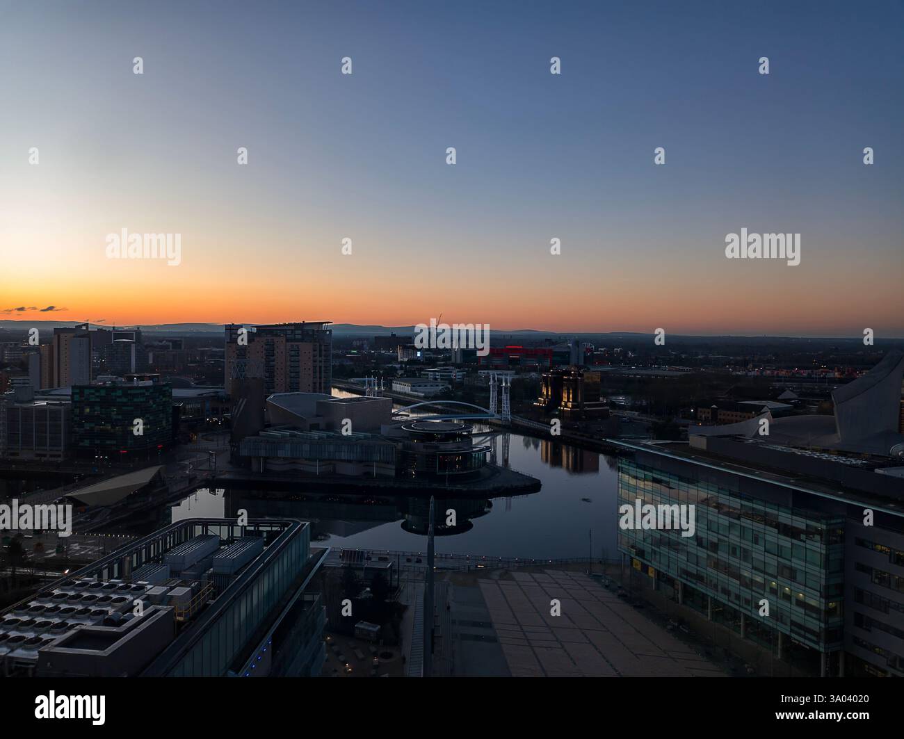 Lever du soleil sur Salford Quays à Manchester, Royaume-Uni Banque D'Images