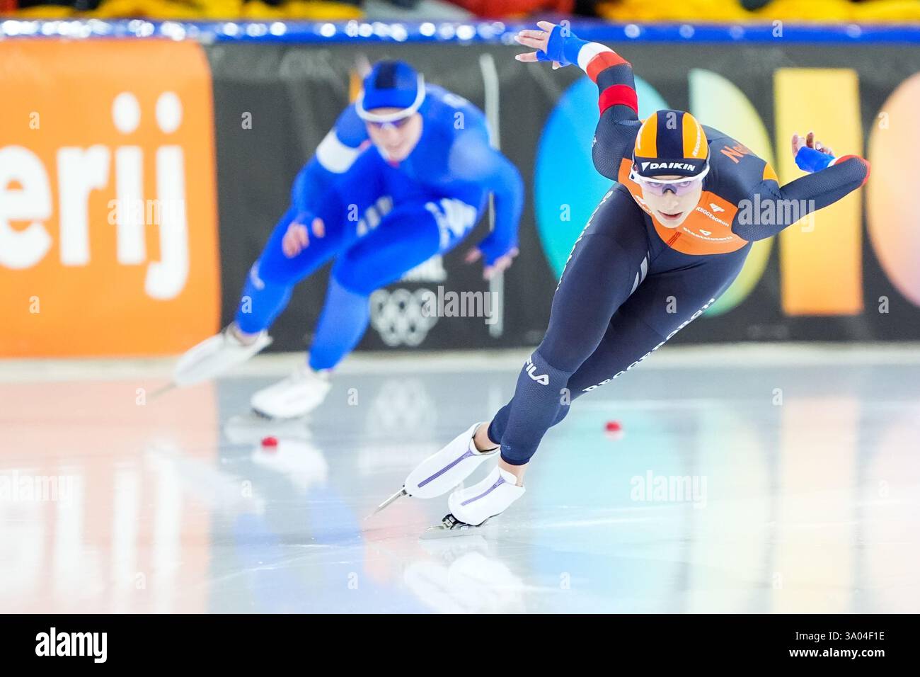 Heerenveen, pays-Bas. 02 mars 2025. HEERENVEEN, PAYS-BAS - 2 MARS : Femke Kok, des pays-Bas, lors de la Coupe du monde ISU de patinage de vitesse 6 au Thialf le 2 mars 2025 à Heerenveen, pays-Bas (photo par Andre Weening/Orange Pictures) crédit : Orange pics BV/Alamy Live News Banque D'Images