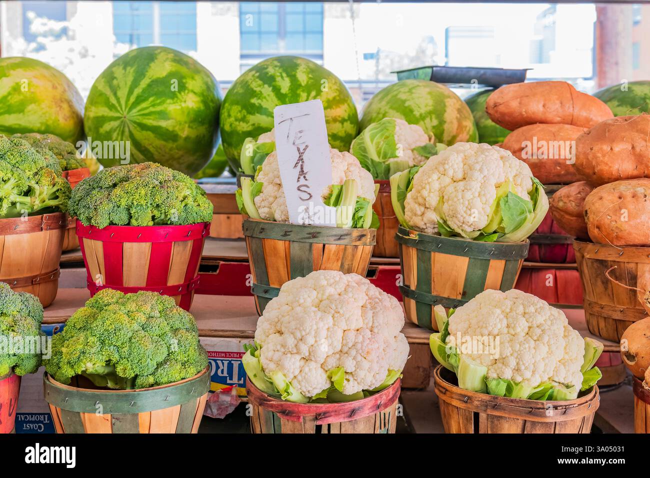 Gros plan de produits frais au Dallas Farmers Market à Dallas, Texas. Banque D'Images