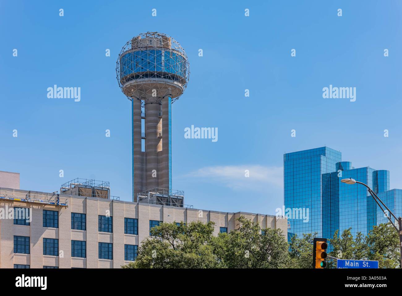 Vue ensoleillée sur la célèbre Reunion Tower à Dallas, Texas Banque D'Images