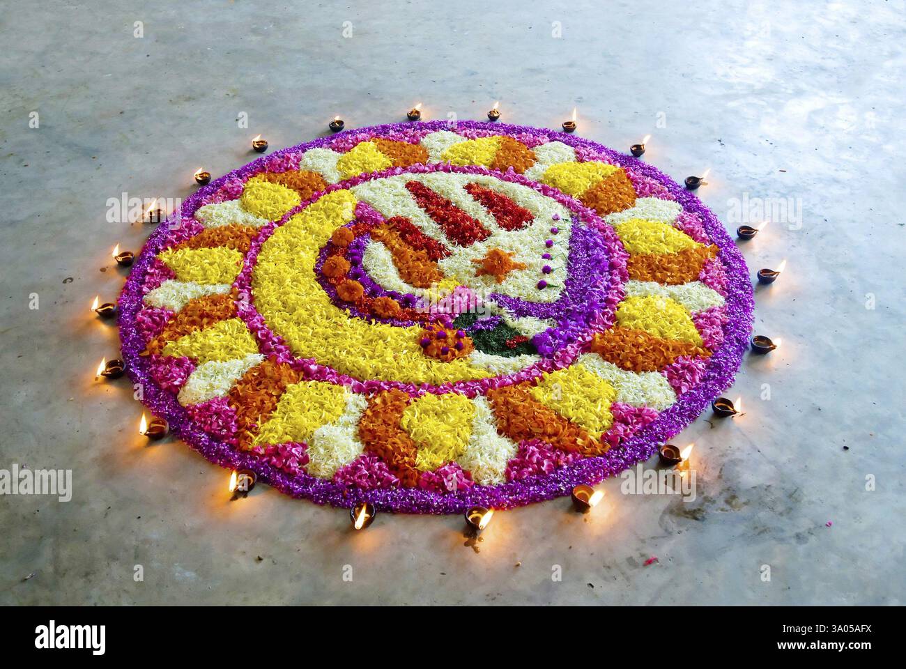 Décoration florale pour le festival d'onam, Kerala, Inde, Asie Banque D'Images