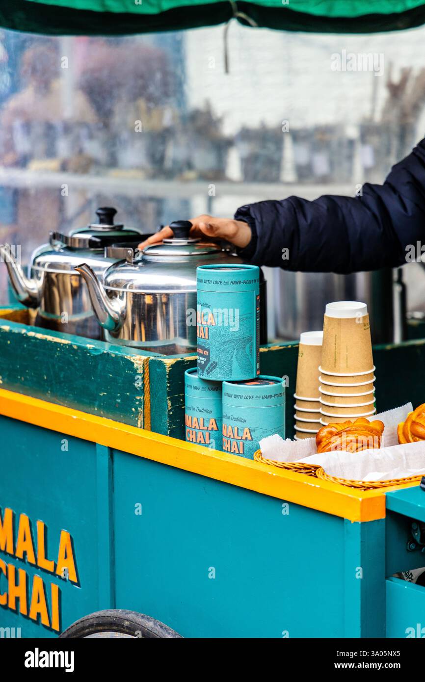 Etagère de thé Amala Chai Chai au Broadway Market, Hackney, Londres, Angleterre Banque D'Images