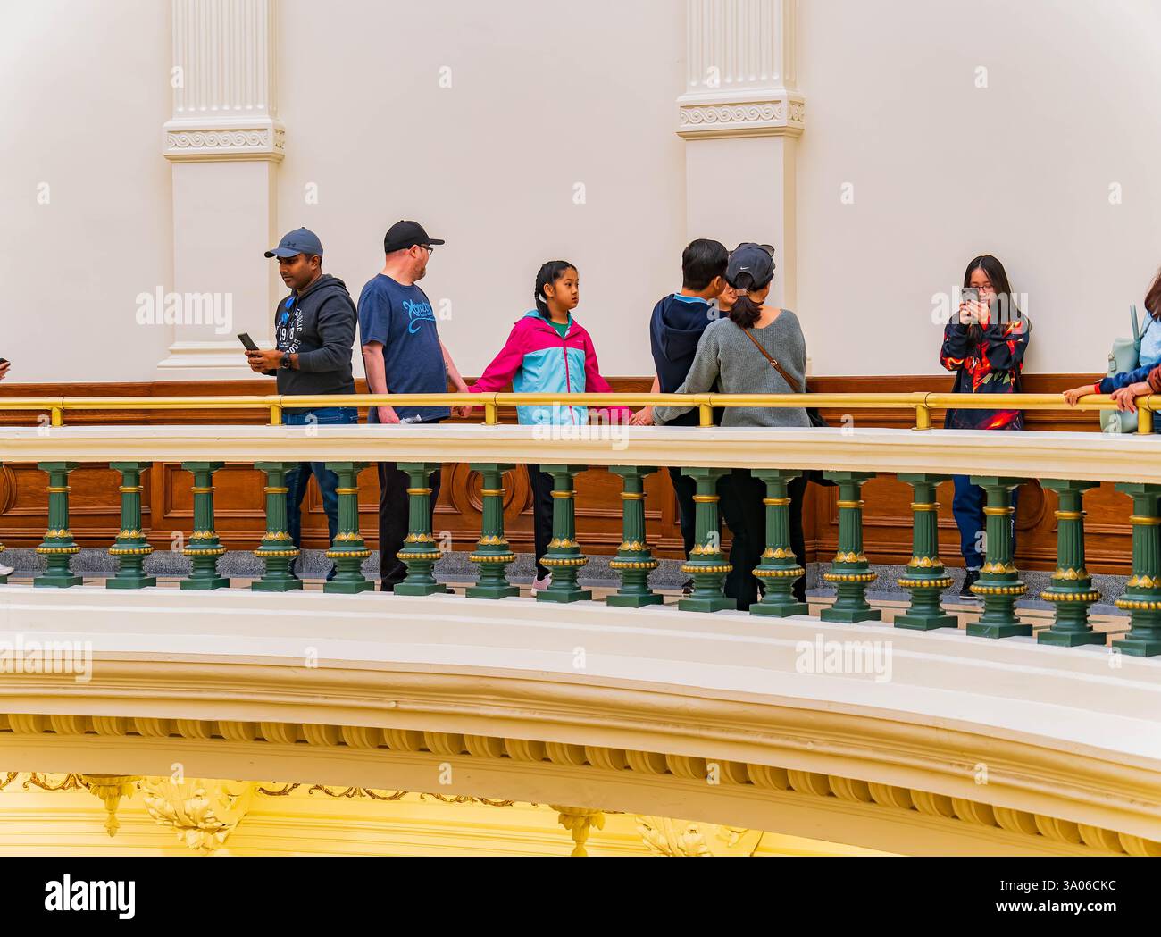 Texas, 9 mars 2024 - vue intérieure du Capitole du Texas avec les visiteurs explorant les salles. Banque D'Images