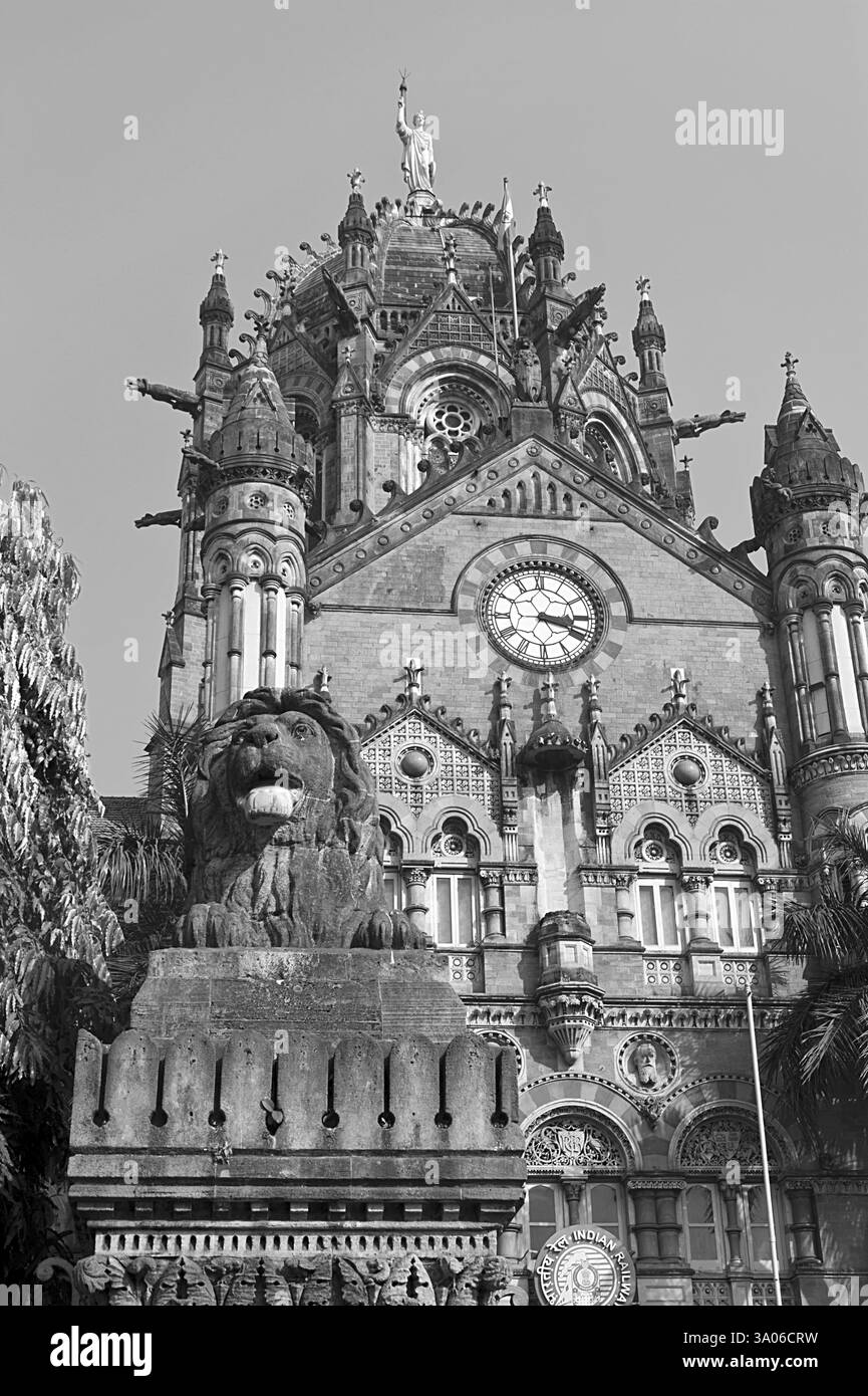 La gare Chhatrapati Shivaji Mumbai Maharashtra Inde Asie Dec 2011 Banque D'Images