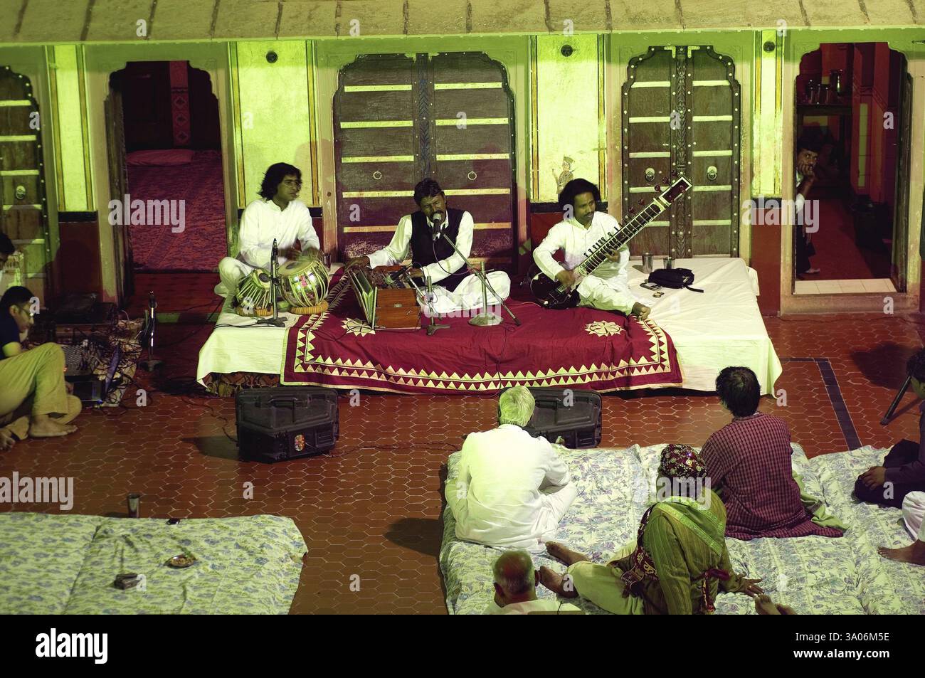 Événement musical avec public, Bikaner, Rajasthan, Inde NO MR Banque D'Images