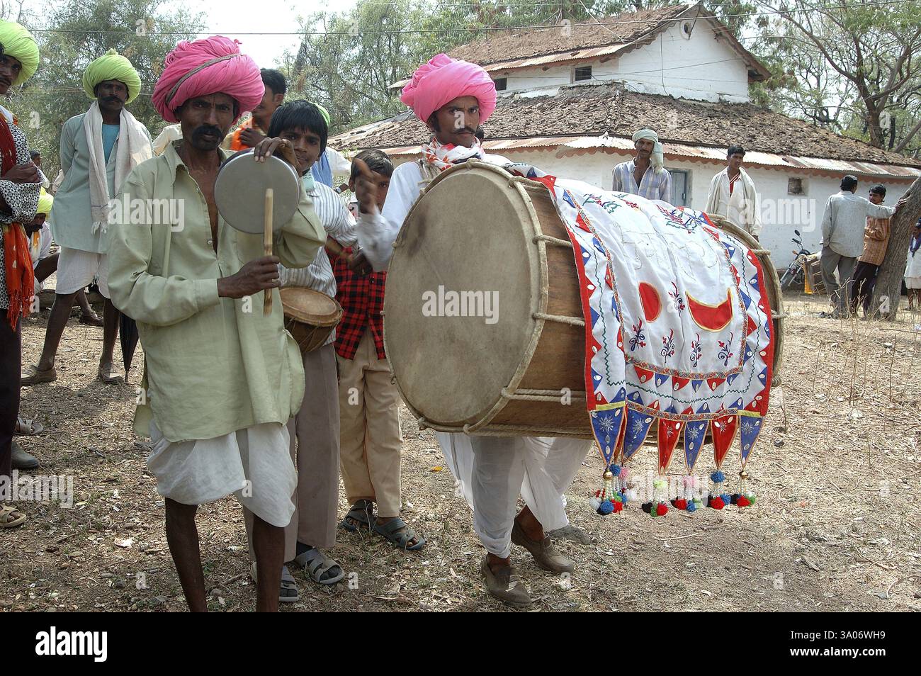 Instrument de musique indien joueur de batterie, Pune, Maharashtra, Inde, Asie Banque D'Images