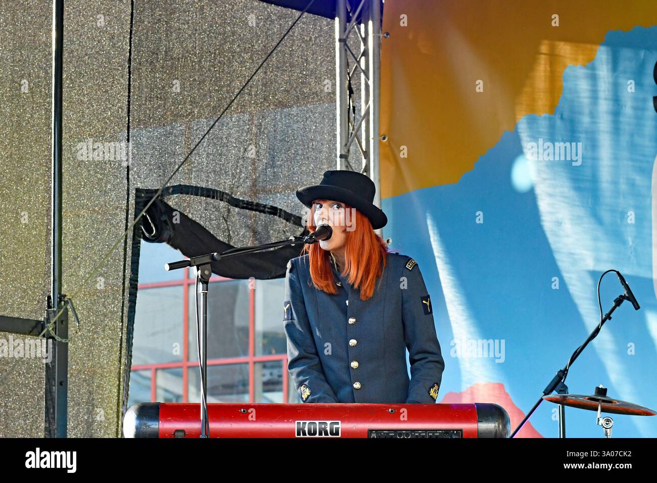 Les Tuppenny Bunters se produisent à la City Stage dans le cadre des célébrations marquant les trois ans depuis que Southend a obtenu le statut de ville. Southend. ROYAUME-UNI Banque D'Images