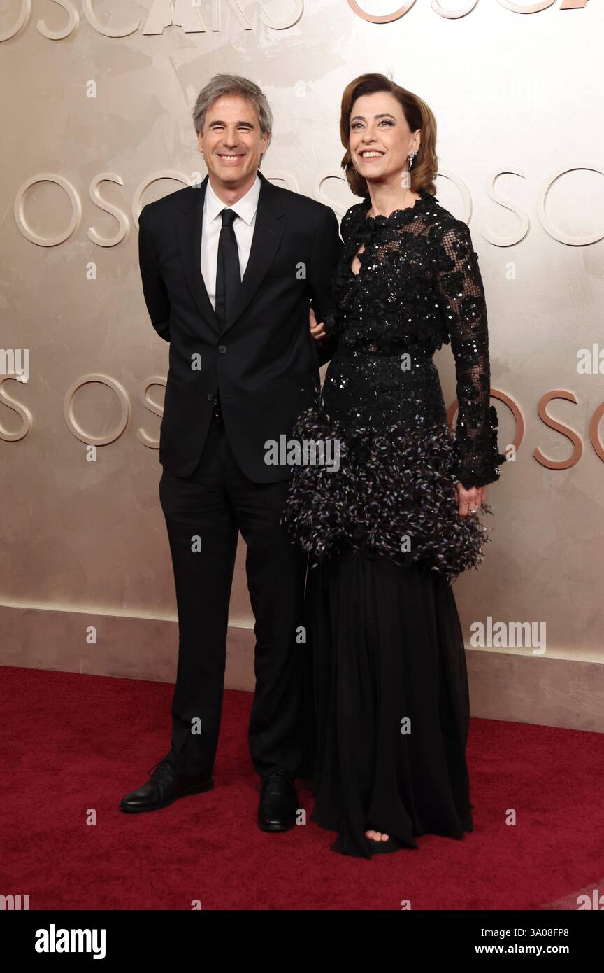 Walter salles und Fernanda Torres BEI der Oscar Verleihung 2025 / 97e cérémonie annuelle des Oscars im Dolby Theatre. Los Angeles, 02.03.2025 Banque D'Images