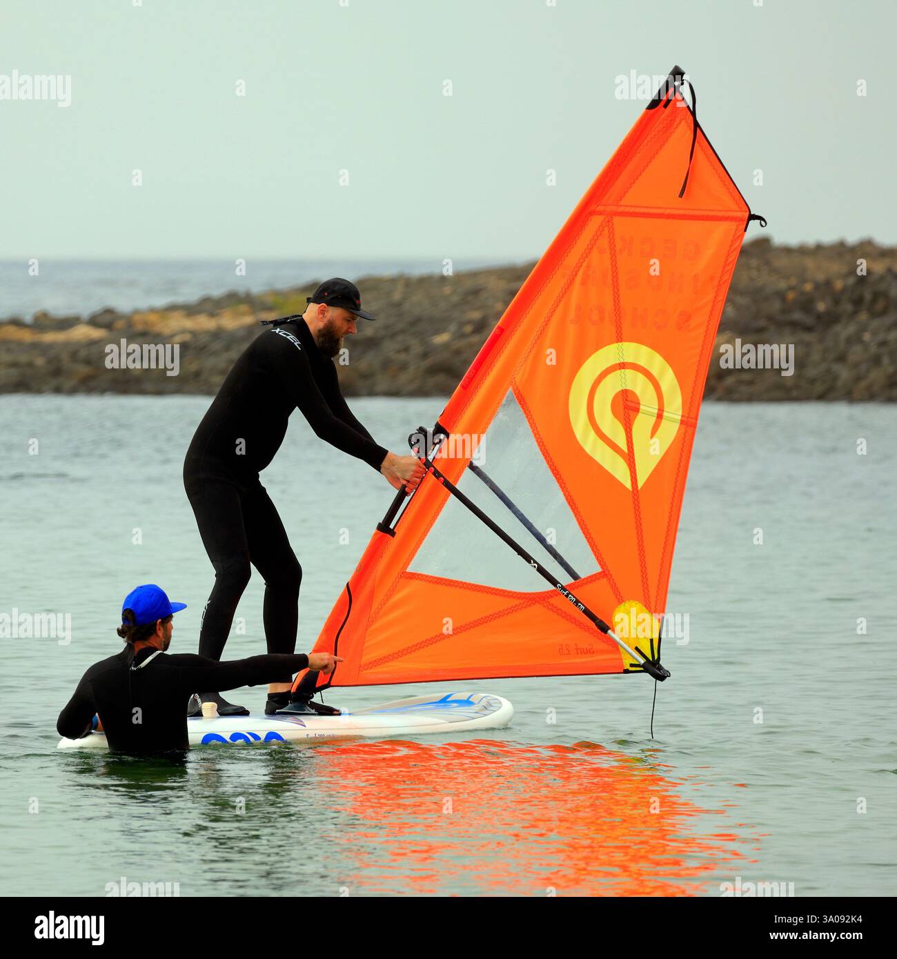 Cours de planche à voile à El Cotillo, Fuerteventura. Prise décembre 2024.Winter Banque D'Images