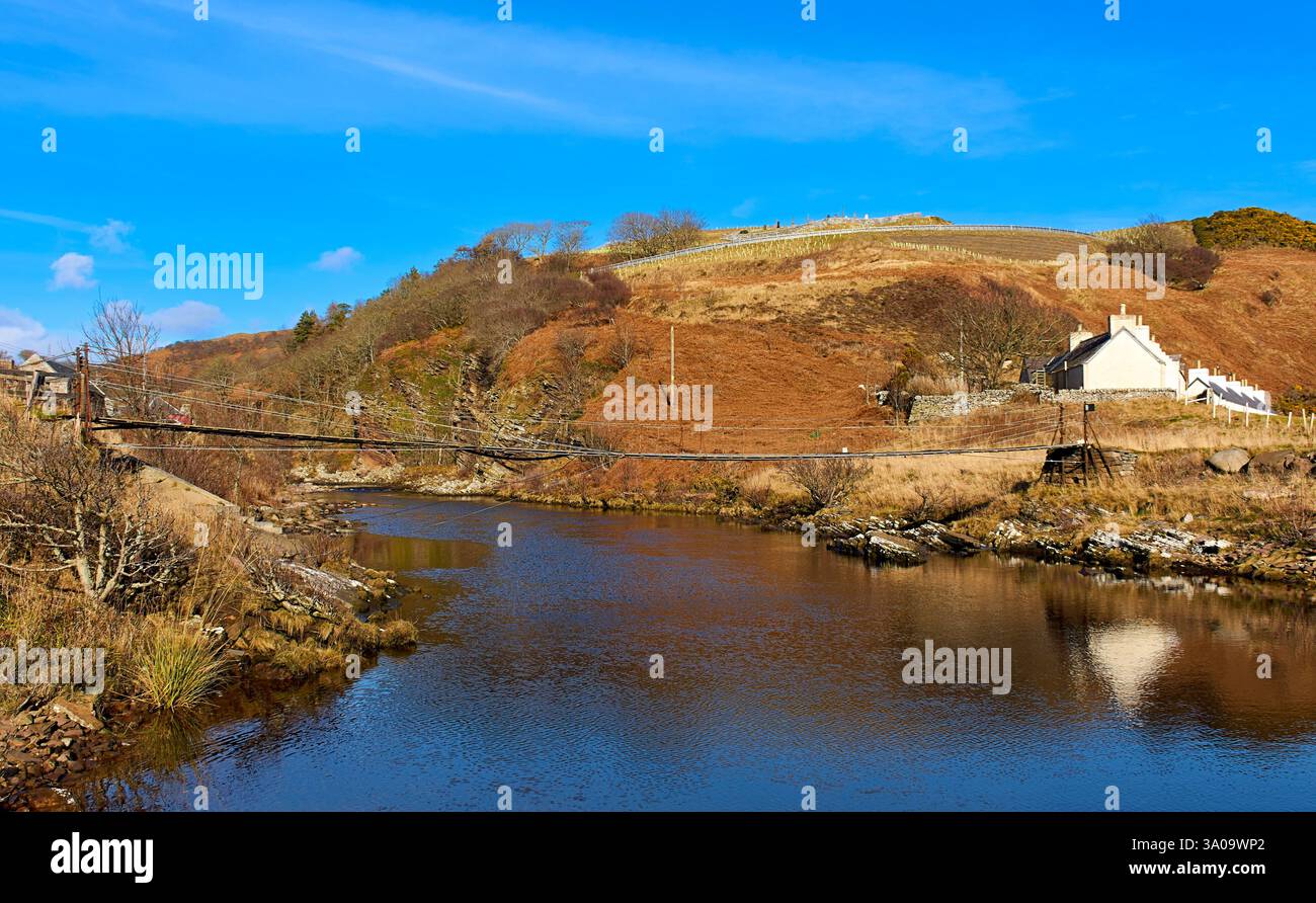 Berriedale Caithness Scotland la passerelle suspendue au-dessus de Berriedale Water Banque D'Images
