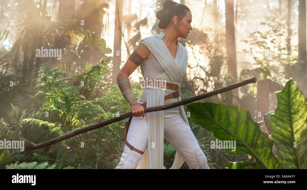 STAR WARS : THE RISE OF LUKE SKYWALKER 2019 film Walt Disney Studios Motion Pictures avec Daisy Ridley dans le rôle de Rey Banque D'Images