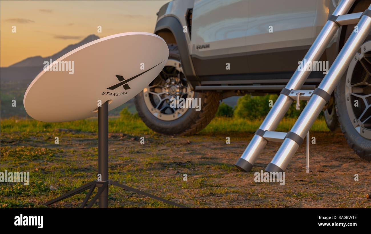 Internet satellite Starlink de SpaceX lors d'un voyage de camping Banque D'Images