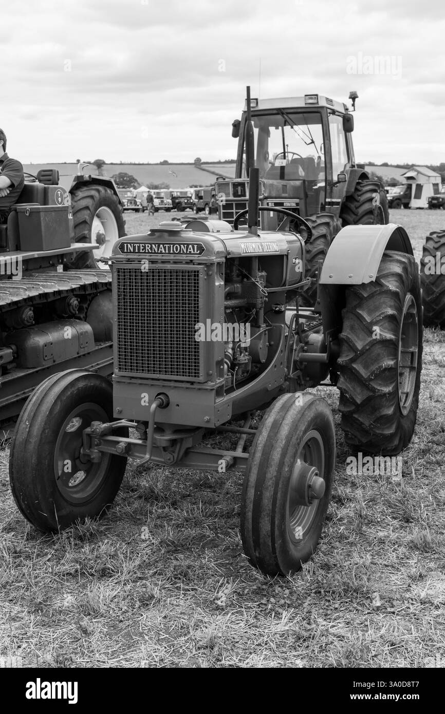 Haselbury Plucknet.Somerset.Royaume-Uni. 17 août 2024.Un International McCormick W14 restauré est exposé lors d'un événement agricole de Yesterdays Banque D'Images