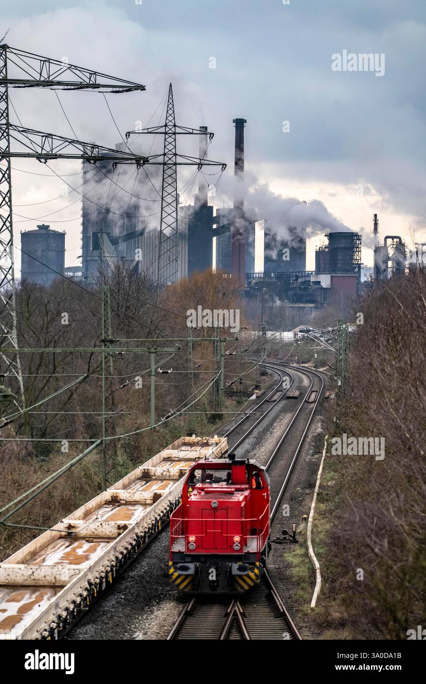 Cokerie Prosper, exploitée par le groupe sidérurgique ArcelorMittal, 146 fours à coke avec une production quotidienne de 5500 tonnes de coke, ligne ferroviaire de fret, frei Banque D'Images