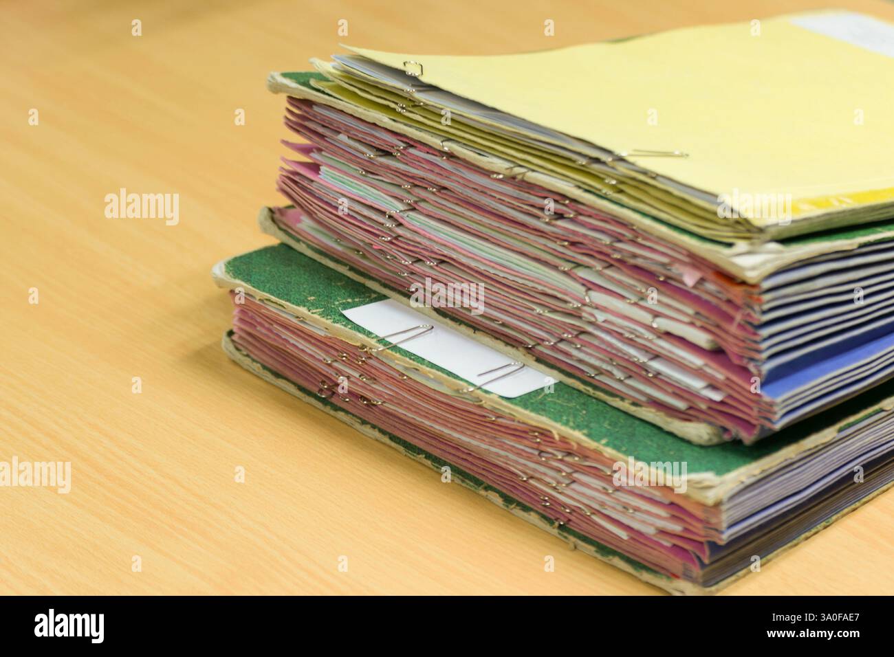 Les fichiers de l'ancien dossier s'empilent dans un ordre désordonné. Banque D'Images