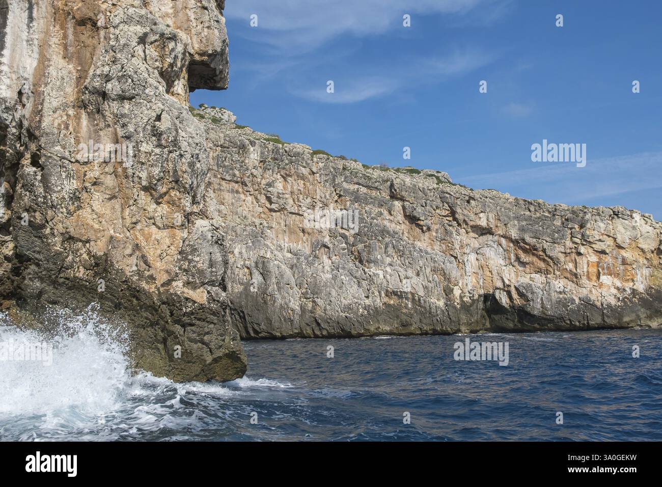 Falaises près de Santa Maria di Leuca, Pouilles, Salento, Italie, Europe Banque D'Images