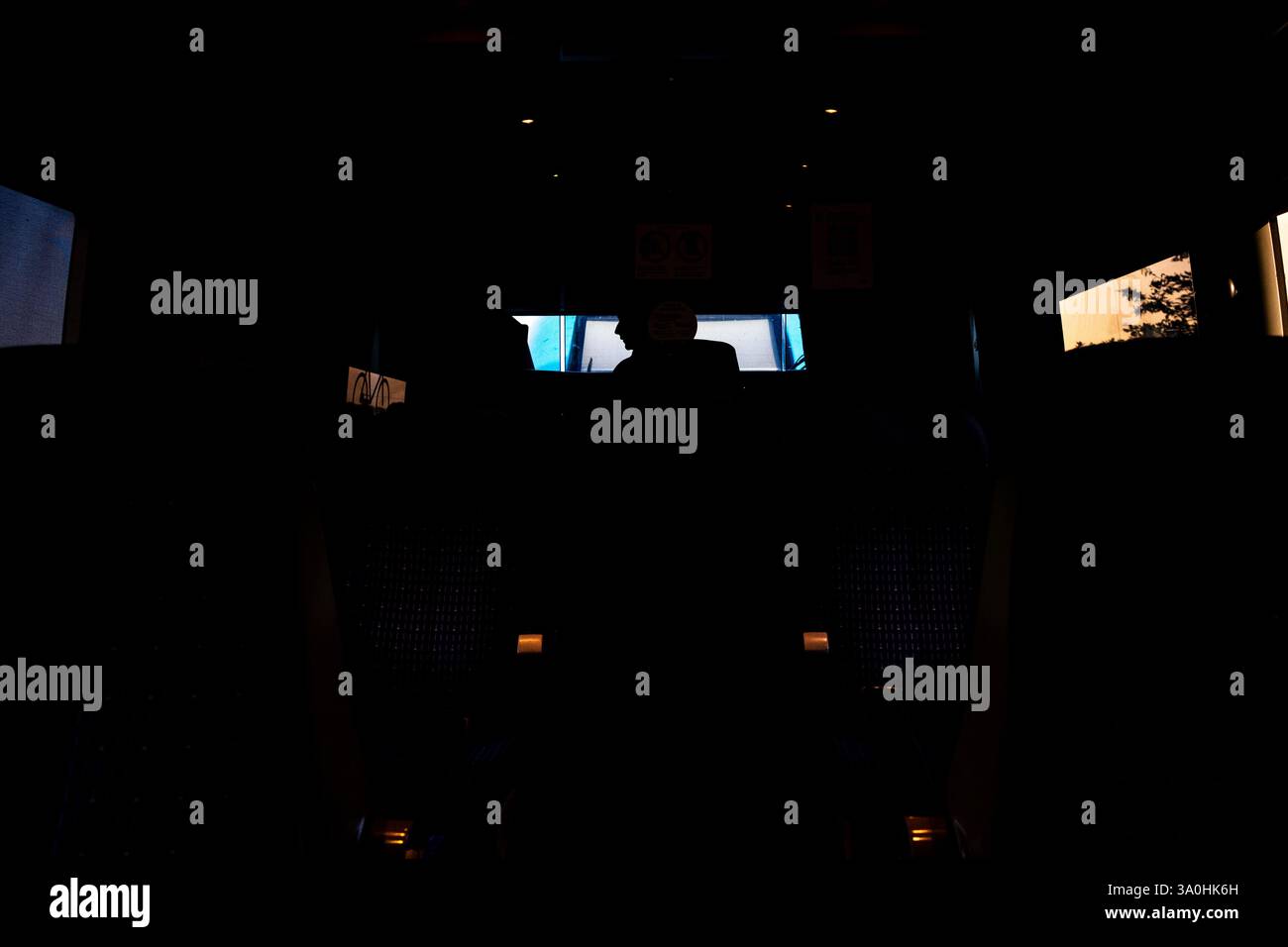 Train Express Regional (TER) au départ de la gare de Dinan dans le département de côtes-d Armor dans la région Bretagne en France le 17 juin 2022. Train E Banque D'Images